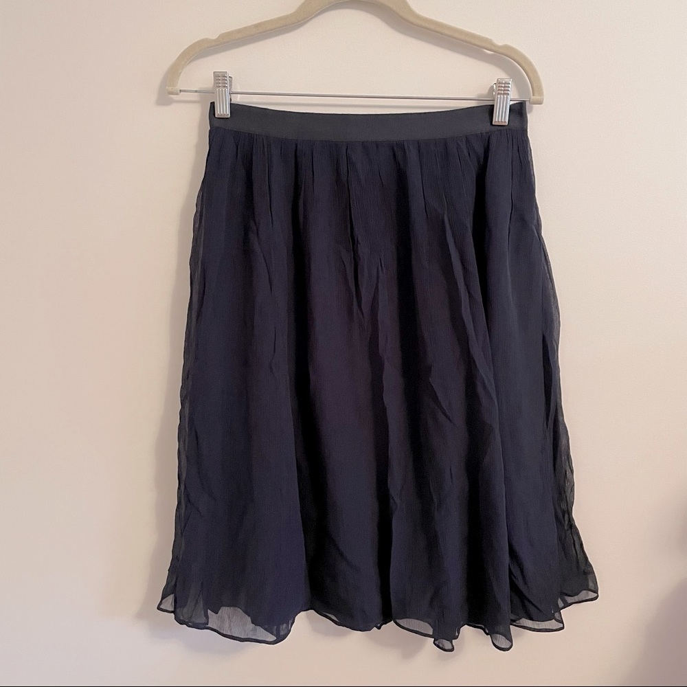 🦋 J. Crew size 4 knee length silk skirt navy blue EUC